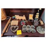 F - MIXED LOT OF VINTAGE COLLECTIBLES (M19)