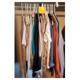 F - MIXED LOT OF CLOTHING (R11)