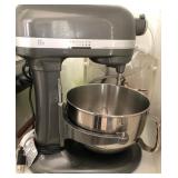 M - KITCHEN AID PROFESSIONAL STAND MIXER (L44)