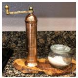 M - PEPPER GRINDER & SALT CELLAR (K12)