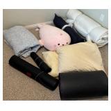 M - MIXED LOT OF MATS, PILLOWS & BLANKETS (R9)