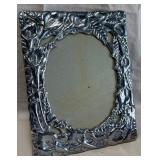 B - ARTHUR COURT LILIES PHOTO FRAME (C9)