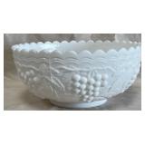 B - WESTMORELAND MILK GLASS BOWL (C41)
