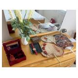 M - MIXED LOT OF COLLECTIBLES (M8)