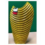 43 - THREE HANDS DECORATIVE CERAMIC VASE (P17)