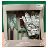 43 - GARDEN TOOL SET (S42)