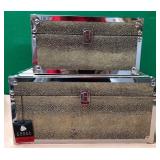 43 - LOT OF TWO DECORATIVE BOXES (P27)
