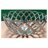 43 - CERAMIC CENTERPIECE BASKET (S152)