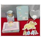 43 - ADORABLE BABY DINOSAUR GIFT SET (C67)