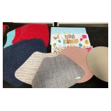 43 - PLACEMAT AND PARTY MAT SET
