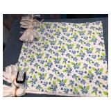 43 - FLORAL RUNNER (D230)