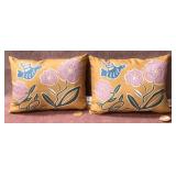 9 - LOT OF TWO DEMDACO ACCENT PILLOWS (W36)