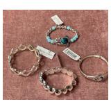 9 - MIXED LOT OF BRACELETS (W121)