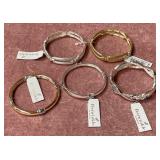 9 - MIXED LOT OF BANGLE BRACELETS (W124)