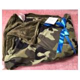 9 - STEPHEN JOSEPH CAMO BLANKET (W8)