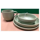 43 - TAG DISHWARE (S49)