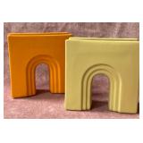 43 - LOT OF TWO CERAMIC VASES (T26)