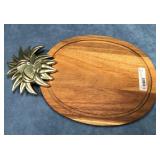 43 - PINEAPPLE WOODEN TRAY (D146)