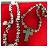 43 - DECORATIVE WOOD BEAD NECKLACES (B94)