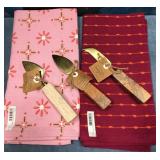 43 - MUDPIE LINENS AND UTENSILS (D124)