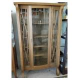 Z - VINTAGE OAK BOW-FRONT CURIO CABINET (A30)