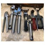 D - WINE OPENERS & ASSORTED UTENSILS (K30)