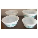 D - SET OF FOUR FEDERAL GLASS MIXING BOWLS (G10)