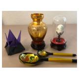 D - MIXED LOT OF COLLECTIBLES (D71)