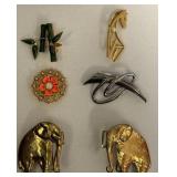 D - LOT OF COSTUME JEWELRY BROOCHES (J5)