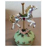 D - MUSICAL CAROUSEL HORSE FIGURINE (K41)