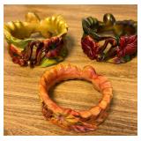 D - THREE COSTUME JEWELRY BANGLE BRACELETS (J18)