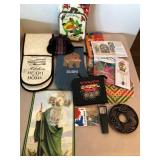 D - MIXED LOT OF COLLECTIBLES (K44)