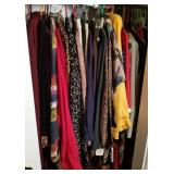 D - MIXED LOT OF CLOTHING (E9)