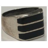 STERLING SILVER ONYX RING SIZE 8.5 9.6 GRS
