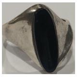 STERLING SILVER ONYX RING 7.7 GRS
