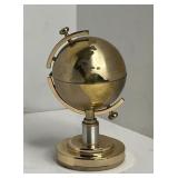 VINTAGE WORLD GLOBE CIGARETTE TABLE LIGHTER