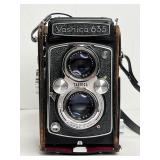 VINTAGE YASHICA 635 CAMERA IN LEATHER CASE