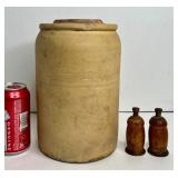 ANTIQUE OLD WEST WEYMANS SNUFF CROCK WITH LID