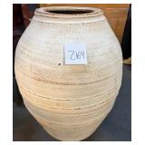 486 - RUSTIC STYLE CLAY POT 37'T (Z169)