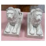 486 - PAIR OF TABLE TOP LIONS FIGURINES (Z27)