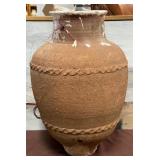 486 - RUSTIC STYLE CLAY POT 21'T (Z83)