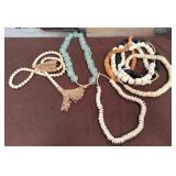 486 -MIXED LOT BEADED NECKLACES & JEWELRY SUPPLIES