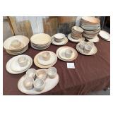 486 - HANDCRAFTED DINNERWARE (Z135)