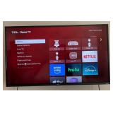 11 - TCL 44' ROKU TV WITH REMOTE