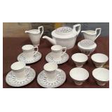 486 - VILLEROY & BOCH DEMITASSE SET, DESSERT BOWLS