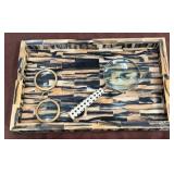 486 - DECORATIVE TRAY, MAGNIFYING GLASS (Z114)