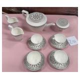 486 - VILLEROY & BOCH PORCELAIN TEA SET (Z51)