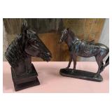486 - TWO TABLE TOP HORSE FIGURINES (Z4)