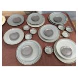 486 - WEST ELM DISHWARE (Z40)