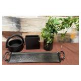 486 - DECORATIVE TRAY & PLANTERS (Z102)